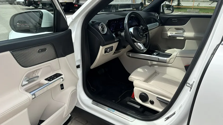 MERCEDES-BENZ EQB -