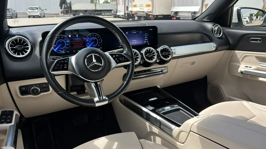 MERCEDES-BENZ EQB -