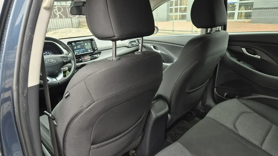 HYUNDAI i30 -