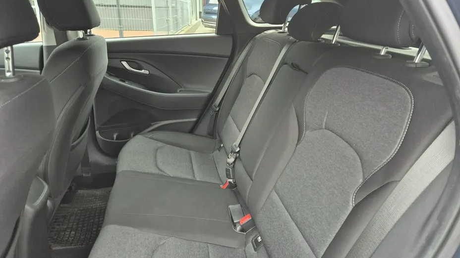 HYUNDAI i30 -