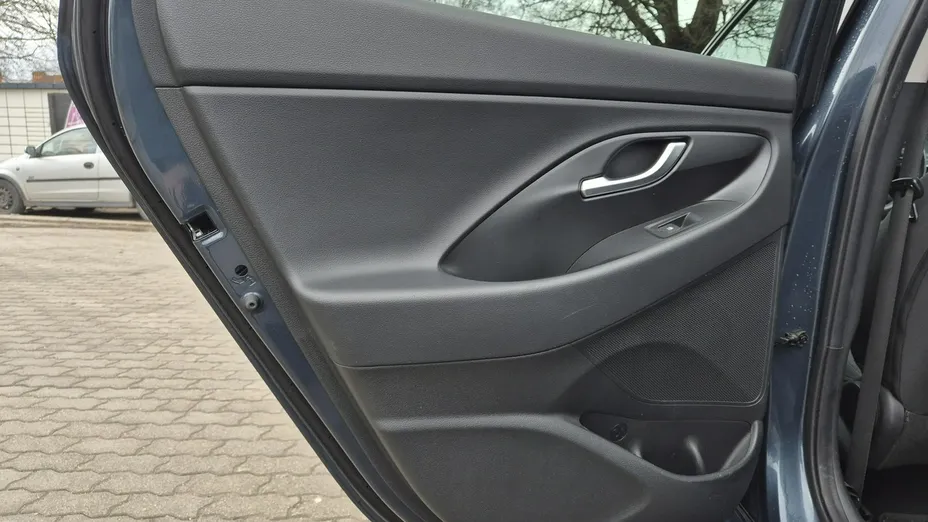 HYUNDAI i30 -