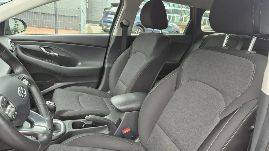 HYUNDAI i30 -