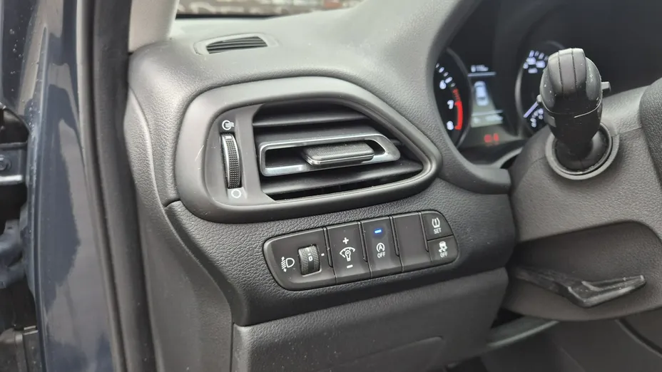 HYUNDAI i30 -