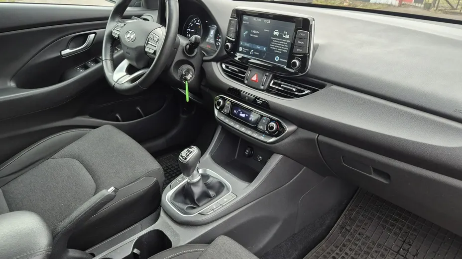 HYUNDAI i30 -