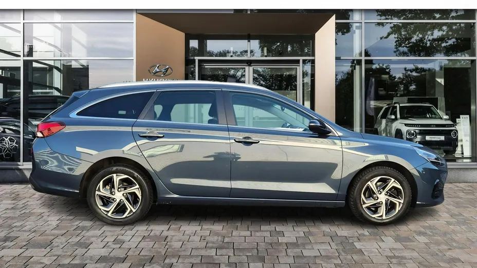 HYUNDAI i30 -