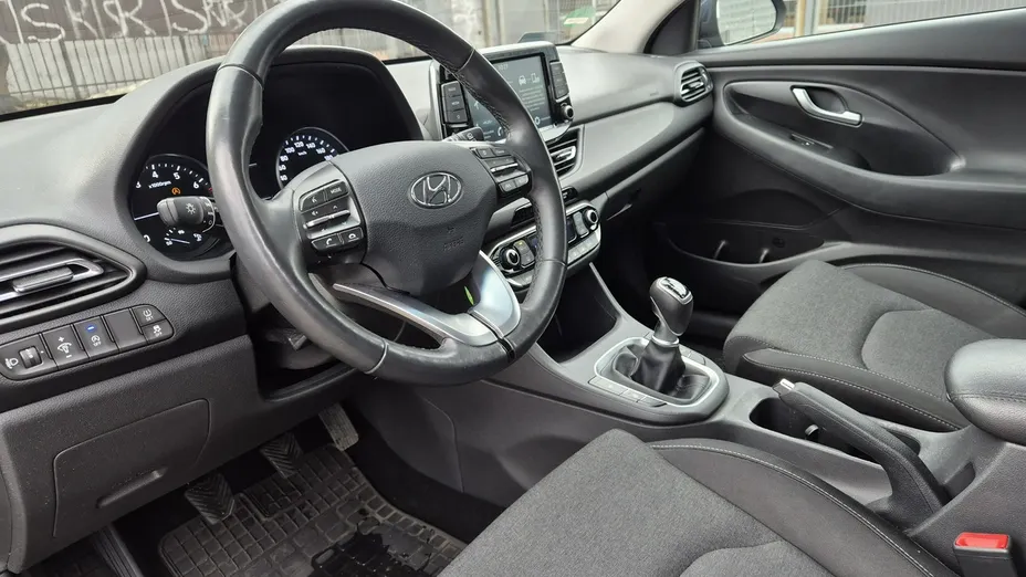 HYUNDAI i30 -