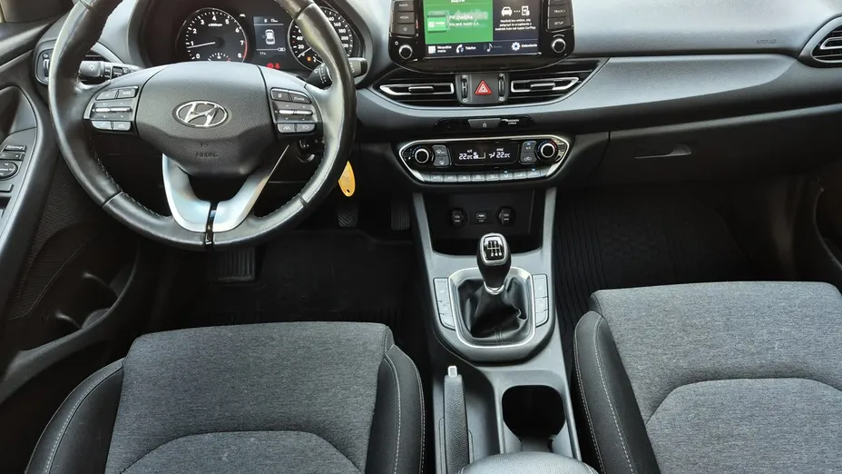 HYUNDAI i30 -
