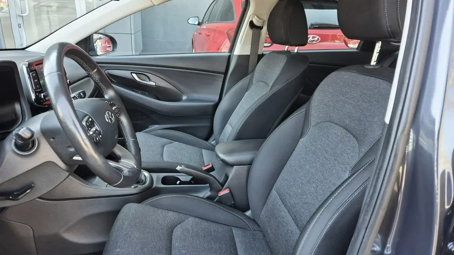 HYUNDAI i30 -