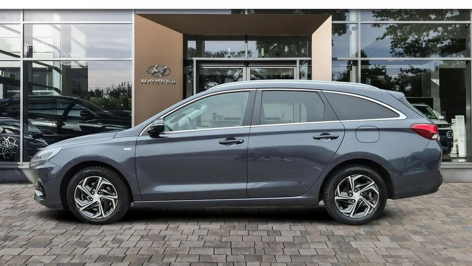 HYUNDAI i30 -