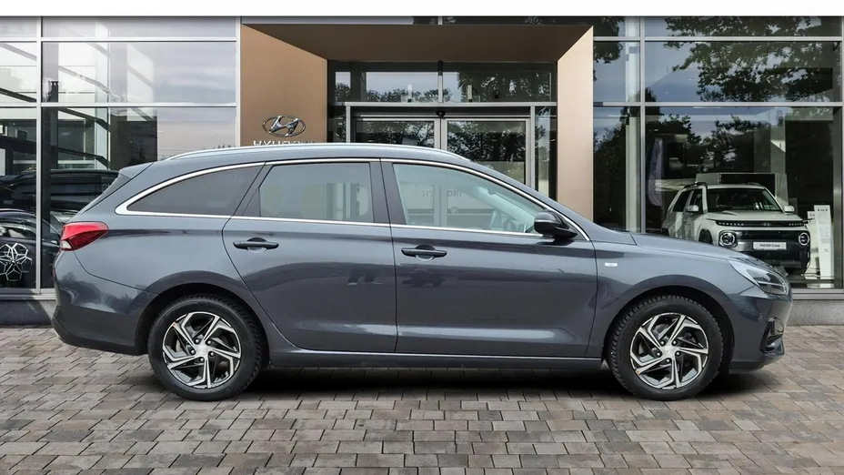 HYUNDAI i30 -