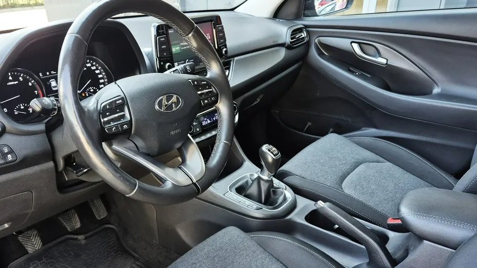 HYUNDAI i30 -