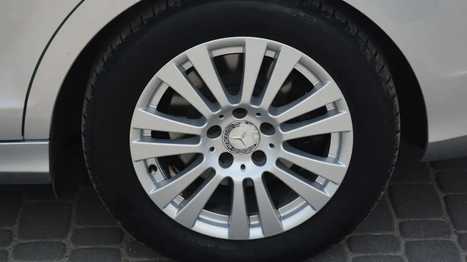 MERCEDES-BENZ C Klasa -