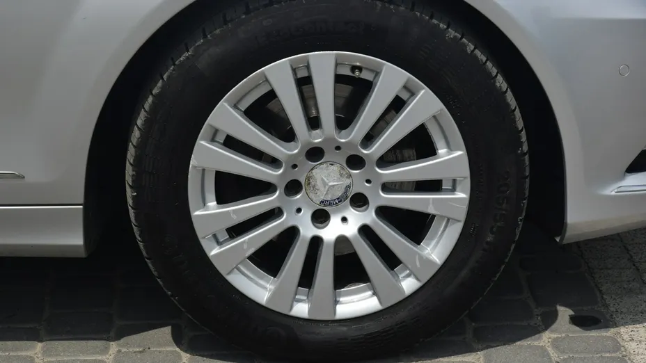 MERCEDES-BENZ C Klasa -