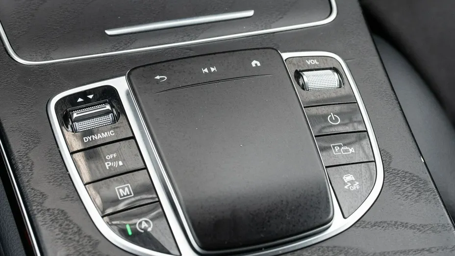 MERCEDES-BENZ GLC -