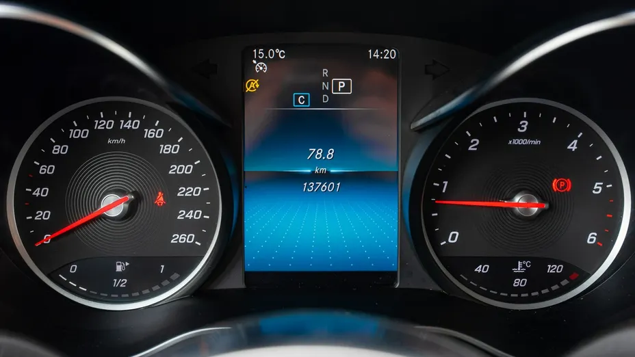 MERCEDES-BENZ GLC -