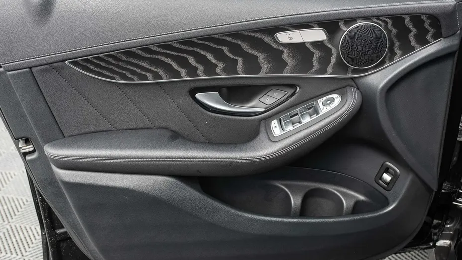 MERCEDES-BENZ GLC -