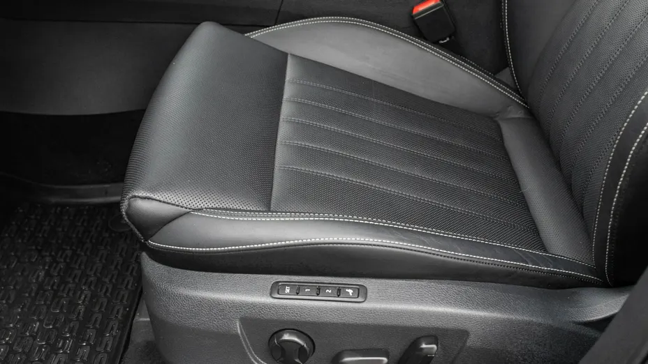 SKODA Superb -