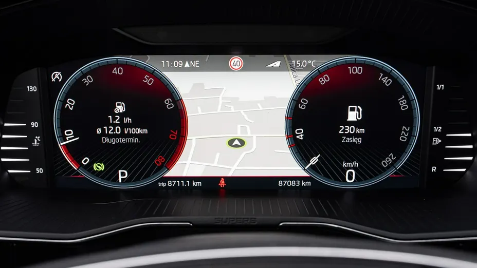 SKODA Superb -