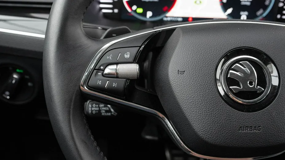 SKODA Superb -