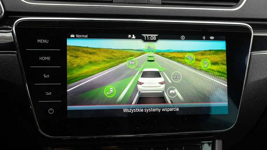 SKODA Superb -