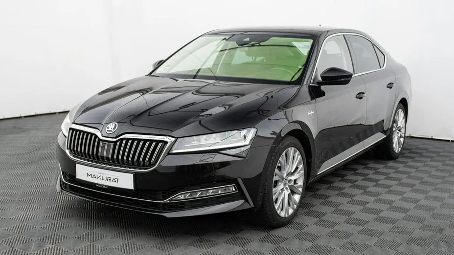 SKODA Superb -