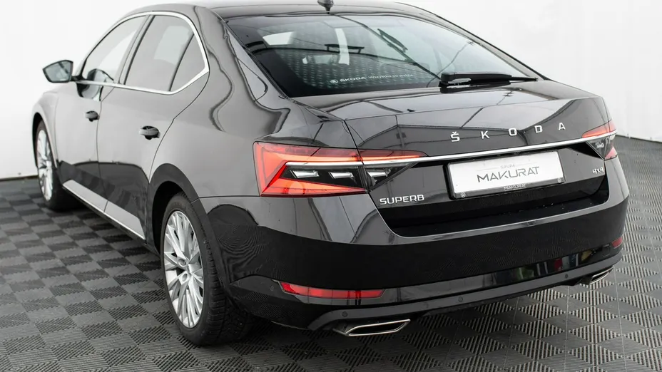 SKODA Superb -
