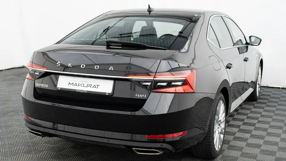 SKODA Superb -