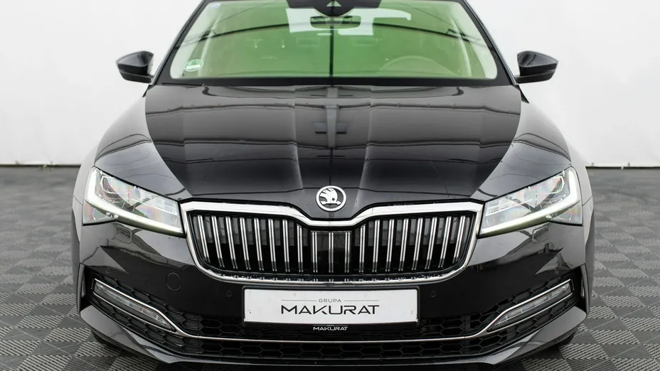 SKODA Superb -