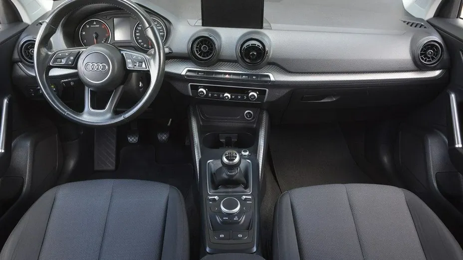 AUDI Q2 -