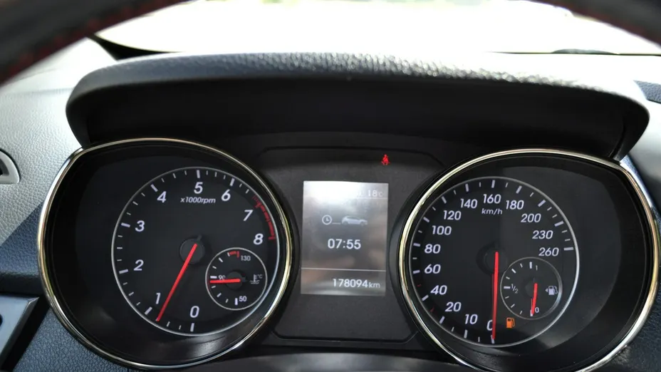 HYUNDAI i30 -
