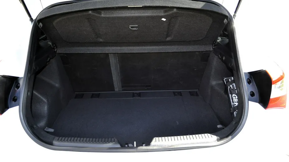 HYUNDAI i30 -