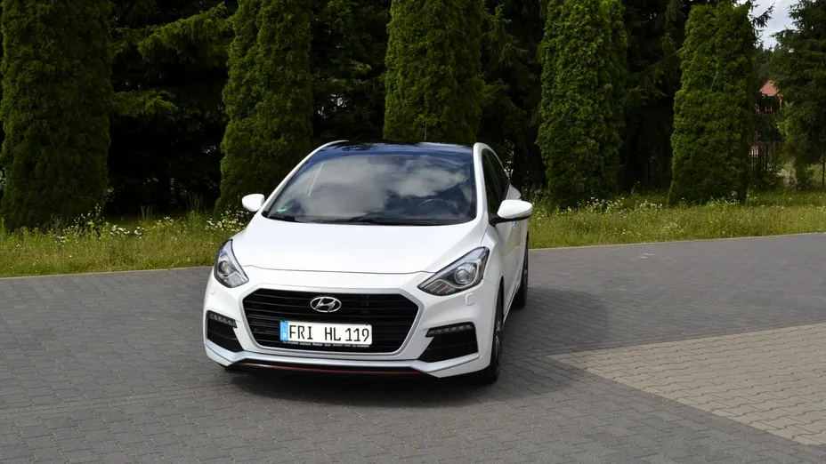 HYUNDAI i30 -