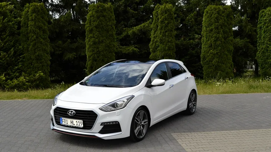 HYUNDAI i30 -