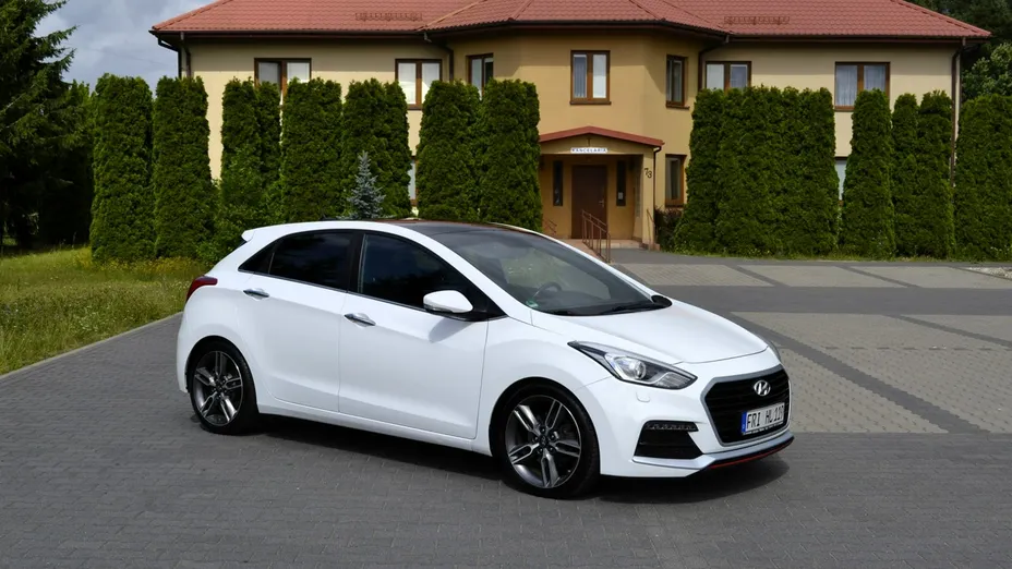 HYUNDAI i30 -