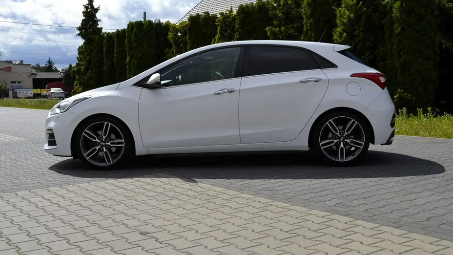 HYUNDAI i30 -