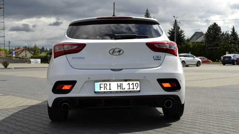 HYUNDAI i30 -