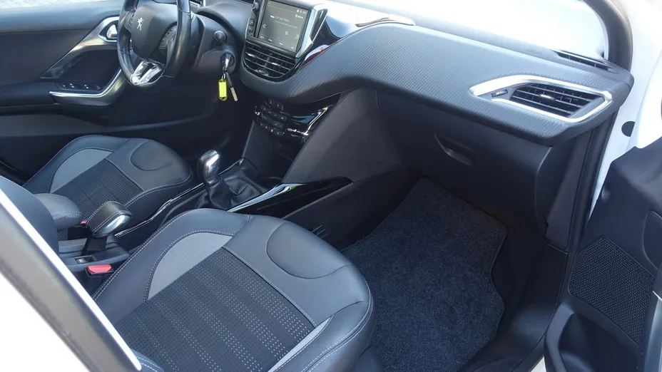 PEUGEOT 2008 -