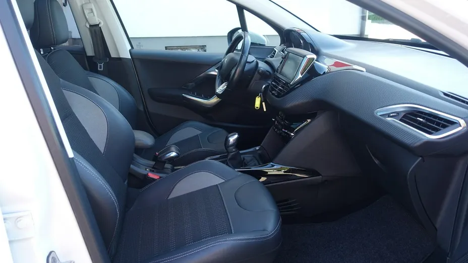 PEUGEOT 2008 -