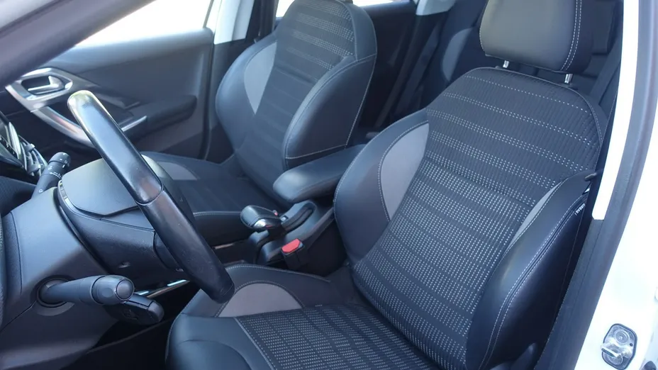 PEUGEOT 2008 -