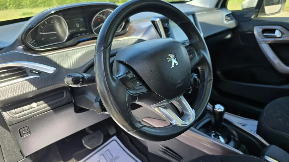 PEUGEOT 2008 -