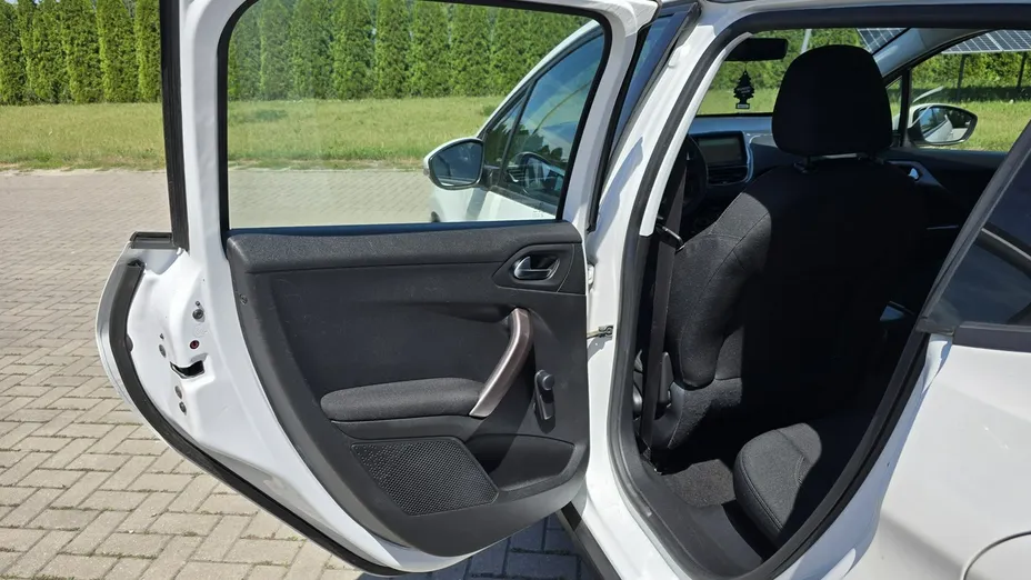 PEUGEOT 2008 -