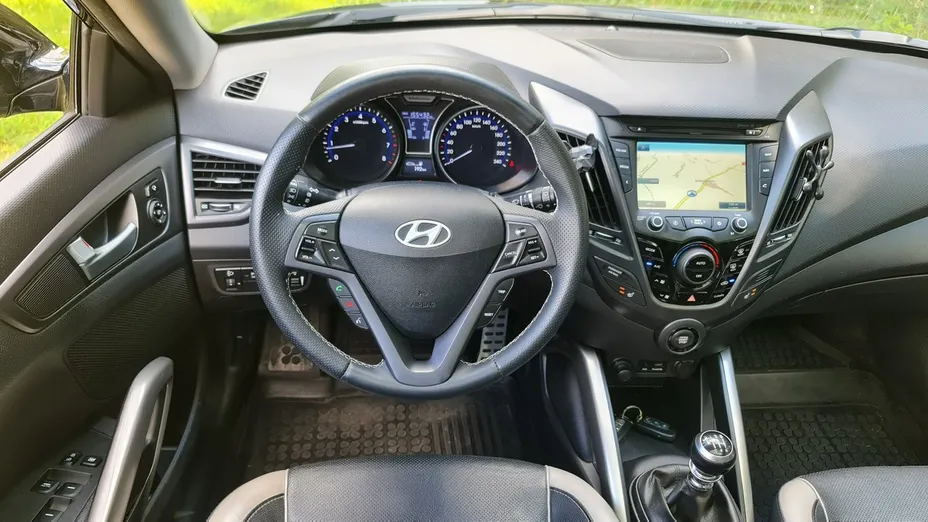 HYUNDAI Veloster -