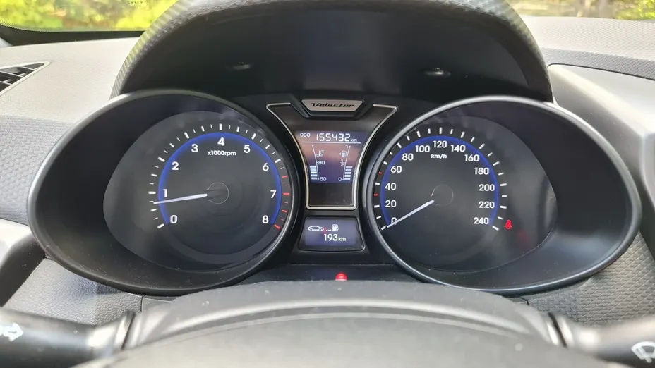 HYUNDAI Veloster -