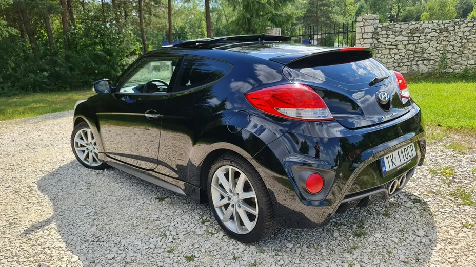 HYUNDAI Veloster -