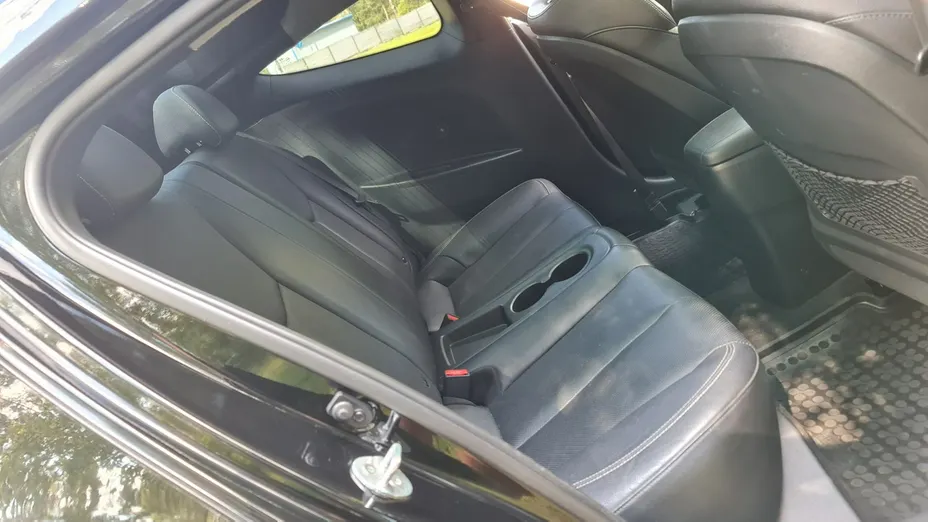 HYUNDAI Veloster -