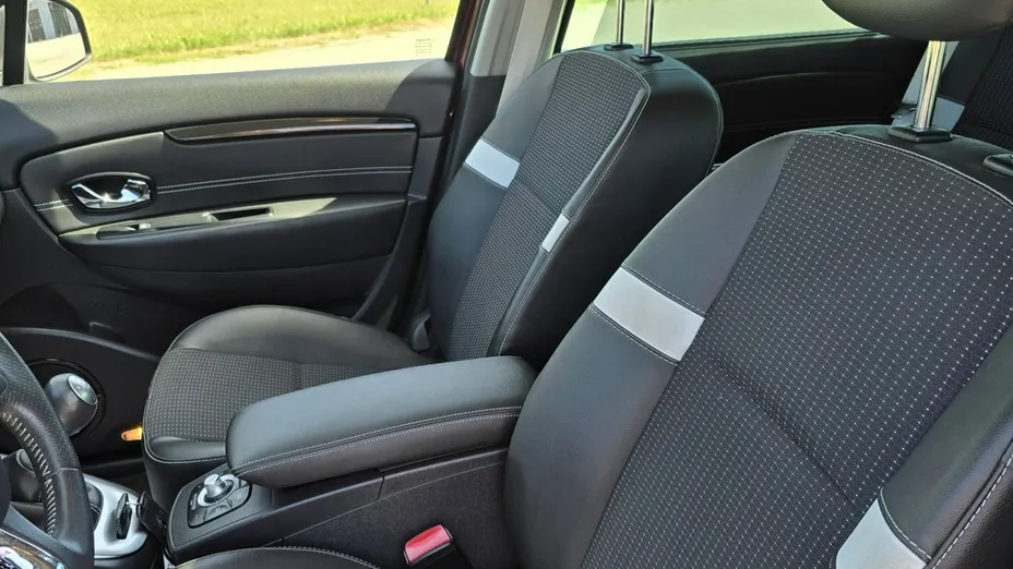 RENAULT Scenic -