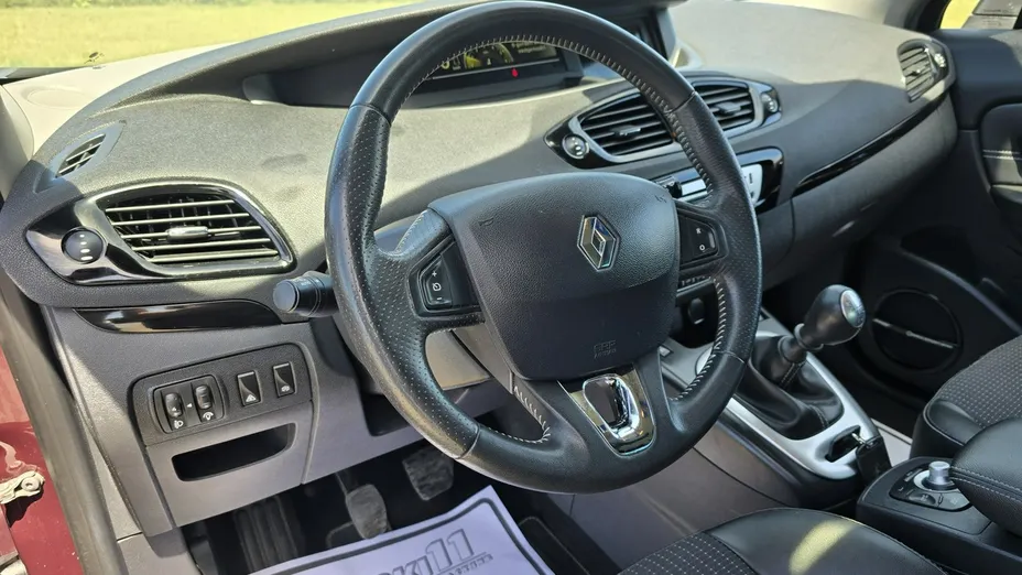 RENAULT Scenic -