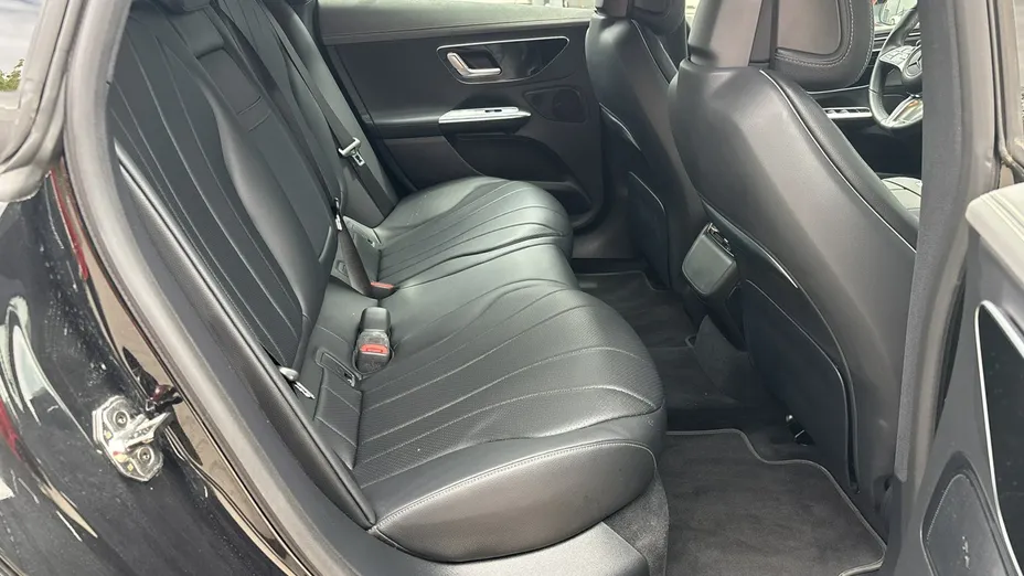 MERCEDES-BENZ EQE -