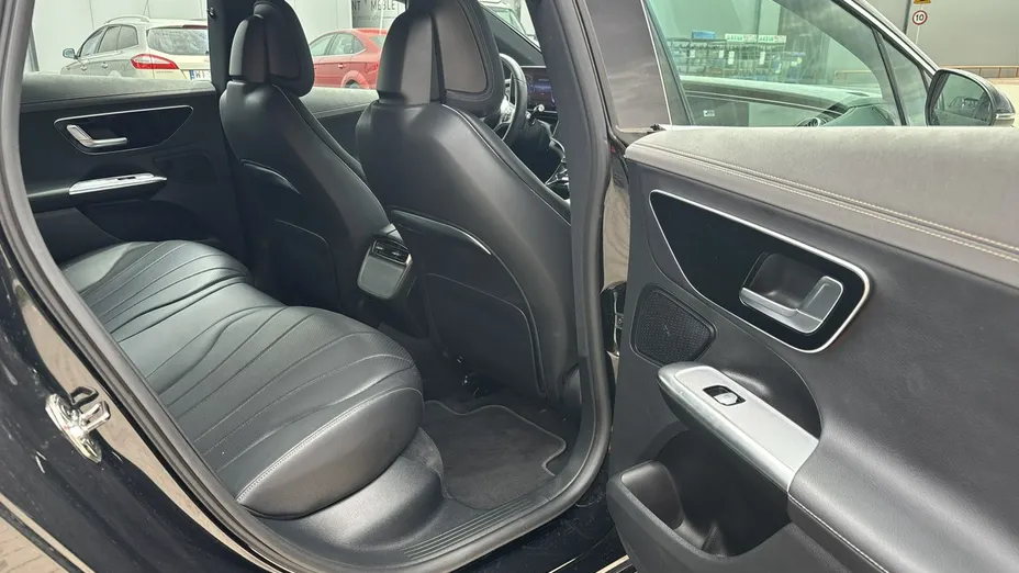 MERCEDES-BENZ EQE -
