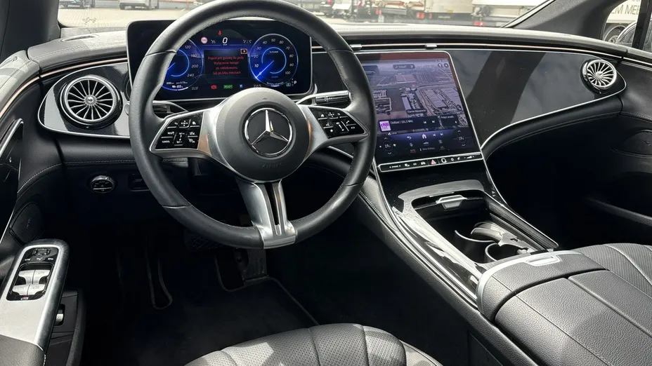 MERCEDES-BENZ EQE -